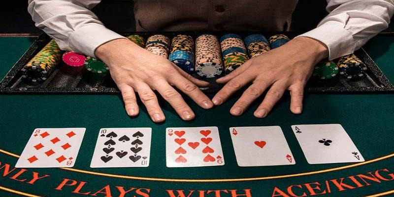 Giá trị và thứ tự bài được quy định cụ thể tại Poker Online V6bet